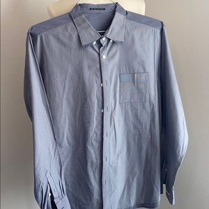 Men’s Elie Tahari butting down